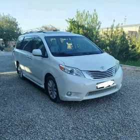 Toyota Sienna 2011