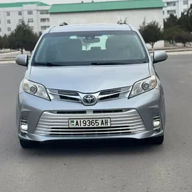 Toyota Sienna 2018