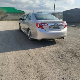 Toyota Camry 2014