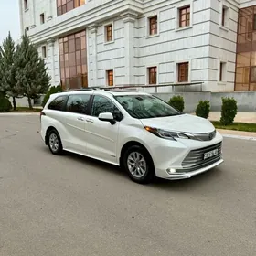 Toyota Sienna 2022