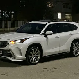 Toyota Highlander 2022