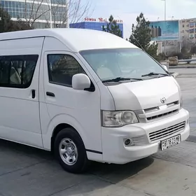 Toyota Hiace 2012