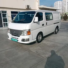 Nissan Urvan 2010