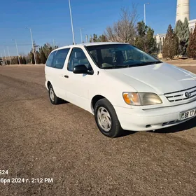 Toyota Sienna 2000