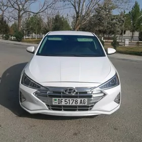 Hyundai Elantra 2020