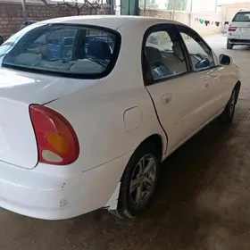 Daewoo Lanos 2001