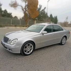 Mercedes-Benz E350 2005