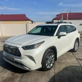 Toyota Highlander 2021