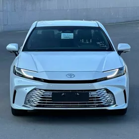 Toyota Camry 2025