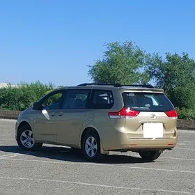 Toyota Sienna 2010