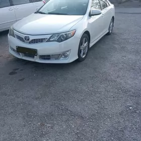 Toyota Camry 2011