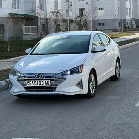 Hyundai Elantra 2020