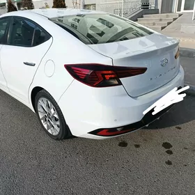 Hyundai Elantra 2019