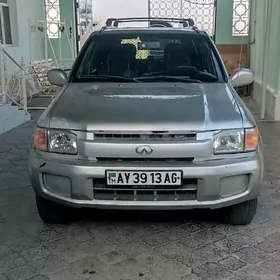 Infiniti QX4 2001