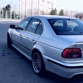 BMW E39 2001