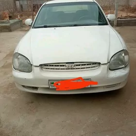 Hyundai Sonata 2000