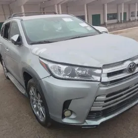 Toyota Highlander 2019