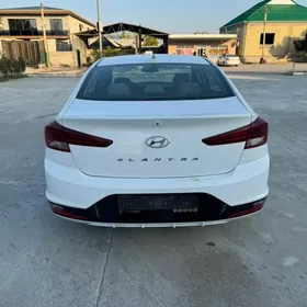 Hyundai Elantra 2019