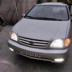 Toyota Sienna 2001