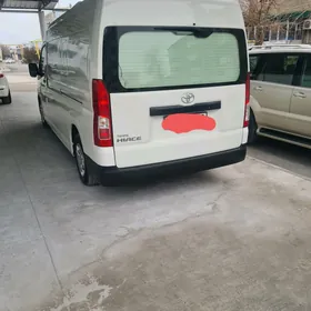 Toyota Hiace 2022