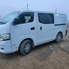 Nissan NV3500 2017