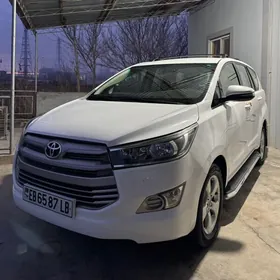 Toyota Innova 2019