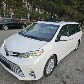 Toyota Sienna 2020