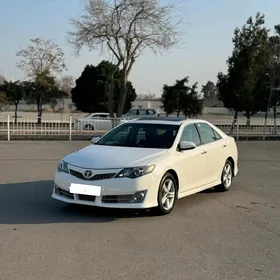 Toyota Camry 2014