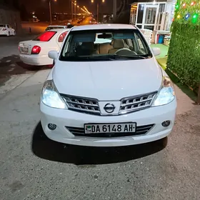 Nissan Tiida 2009