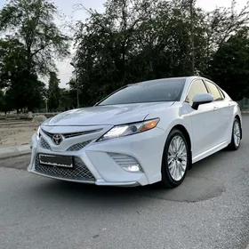 Toyota Camry 2018