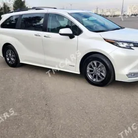 Toyota Sienna 2021