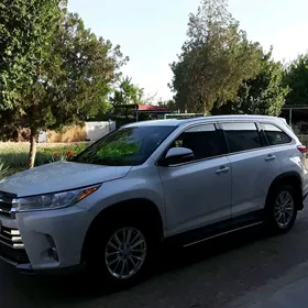 Toyota Highlander 2019