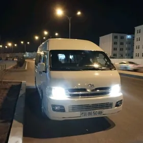 Toyota Hiace 2006