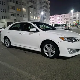 Toyota Camry 2014