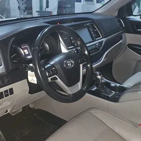 Toyota Highlander 2018