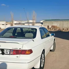 Toyota Camry 2000