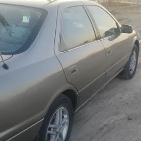 Toyota Camry 2000