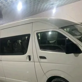 Toyota Hiace 2020