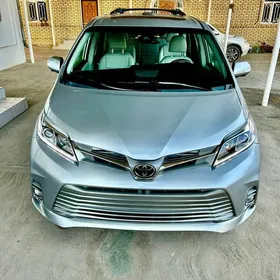 Toyota Sienna 2019