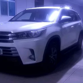 Toyota Highlander 2019