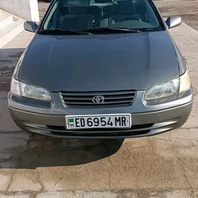 Toyota Camry 1999