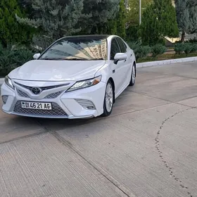 Toyota Camry 2018