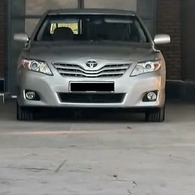 Toyota Camry 2010