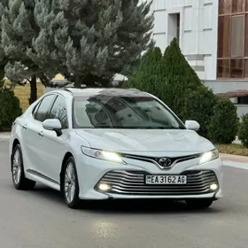 Toyota Camry 2018