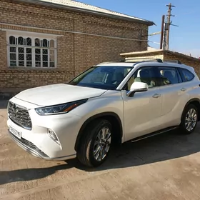 Toyota Highlander 2022