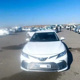 Toyota Camry 2021