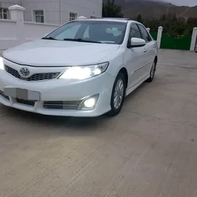 Toyota Camry 2014