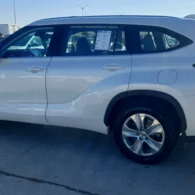 Toyota Highlander 2021