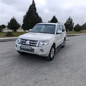 Mitsubishi Pajero 2013