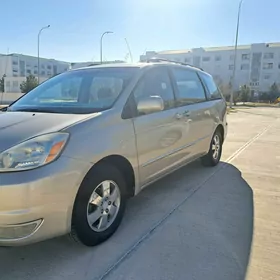 Toyota Sienna 2004